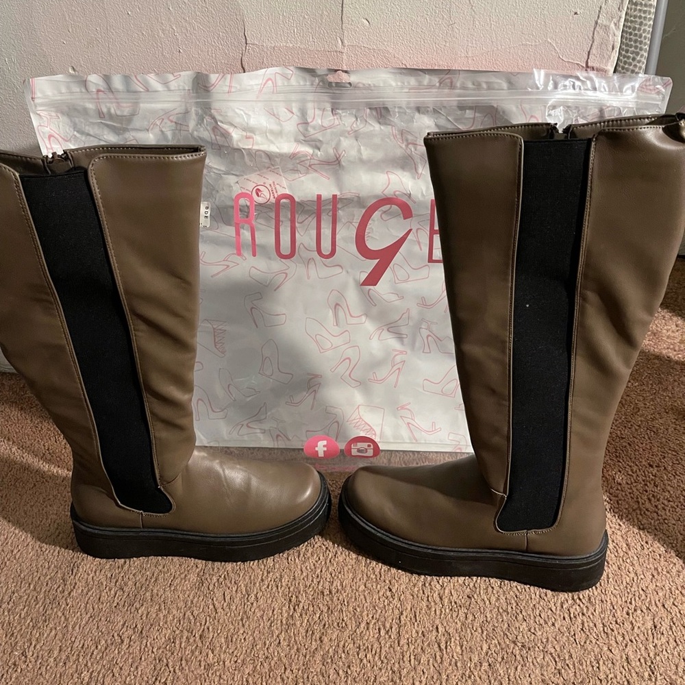 Tall platform boot. - Picture 4 of 6